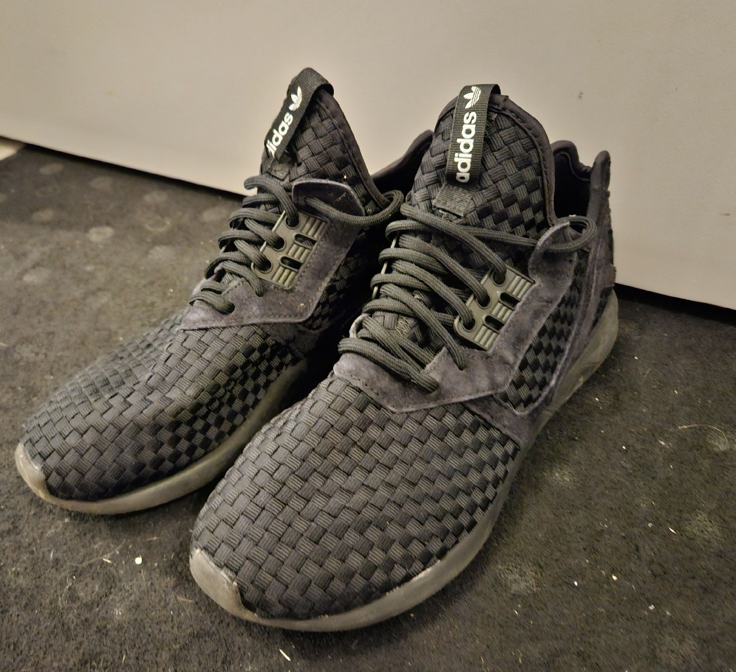 Adidas Scarpe da uomo: Adidas Tubular Runner Grösse 43.5 – Usato da Au ZH venduto da Galaxy-Pro