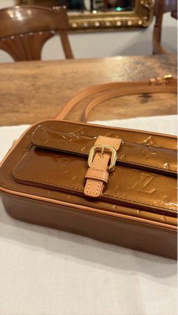 Louis Vuitton Umhängetasche, Lackleder, Top Zustand!