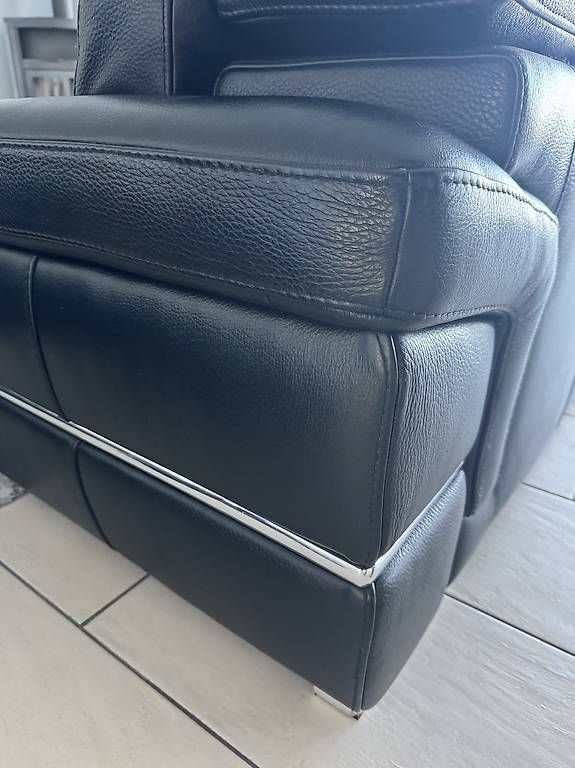Divani: Ensemble Canapés en cuir vachette noir – Usato da Le Vaud venduto da snardo 4