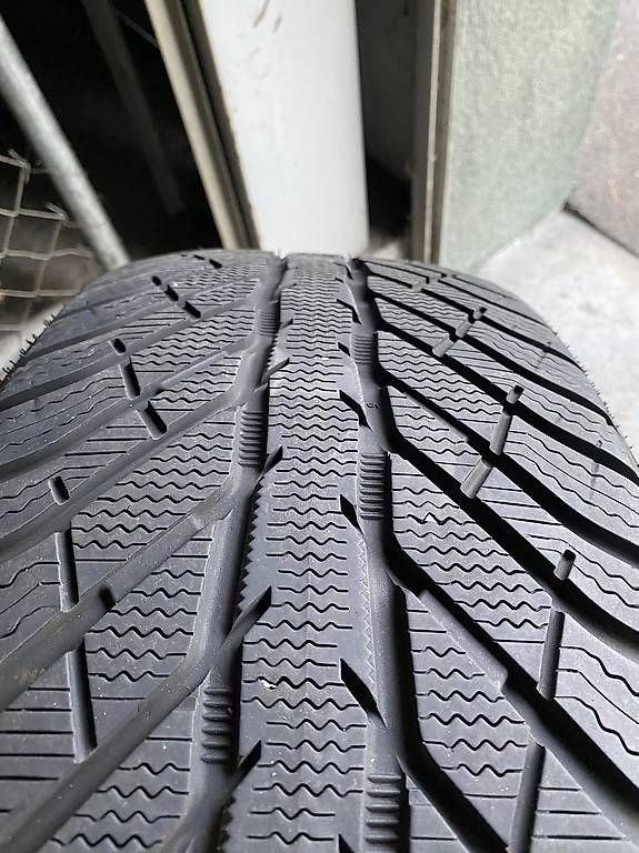 Pneumatici & Ruote complete: 4 Winterreifen Cooper 235/60/18 – Usato da Thalwil venduto da Simone1992 1