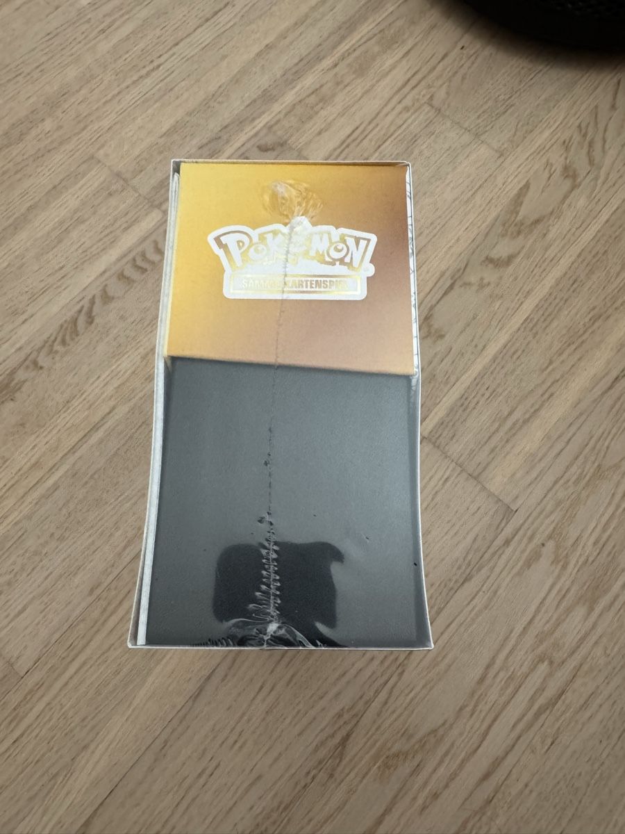 Pokémon Sammelbilder & Trading cards: Pokemon 30th ETB + 5 Tins DE – Neu und originalverpackt aus Dietikon von User08953 3