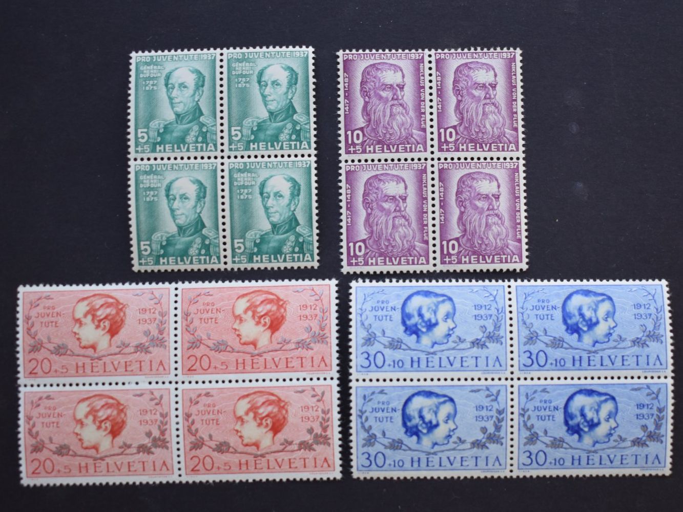 Tutti i francobolli: Pro Juventute 1937 Postfrisch** 4er Blöcke   B2907U – Nuovo (secondo la descrizione) da Bettingen venduto da Gluscht-Oase