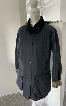 Barbour Wachsjacke Modell Beadnell Blau Grösse 38