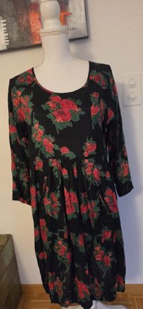 Sommerkleid Massai Schwarz Grösse M, neuwertig