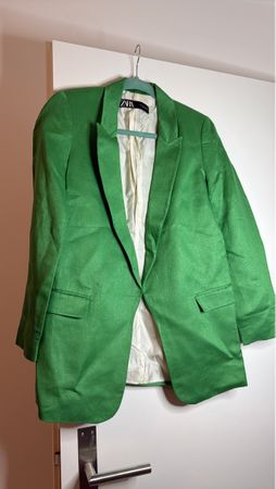 Zara Stylish Green Blazer - Perfect for Autumn! Size S.