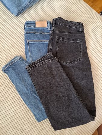 2 Jeans Damen 36/38 blau und schwarz guter Zustand