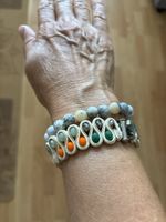 2 Schöne Armbänder 