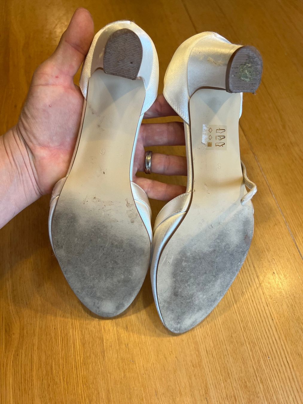 Rainbow Scarpe da donna: Hochzeitsschuhe Gr. 39 (9) – Usato da Männedorf venduto da JaLa. 3