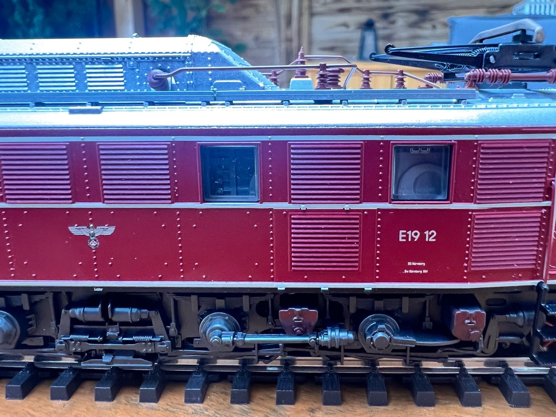 Märklin Modellini di ferrovie: DR-E-Lok BR E 19  Märklin 3469 H0 – Nuovo (secondo la descrizione) da Gelterkinden venduto da Railroader 1