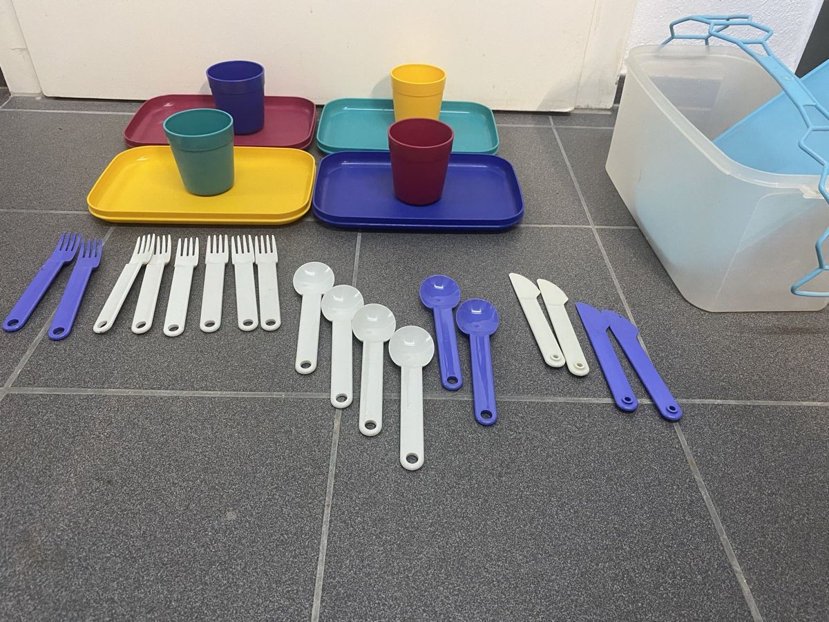 Set di piatti: Picknickset f. 4 Pers. mit Tragbox Marke Tupperware – Nuovo (secondo la descrizione) da Wettingen venduto da vpr_9gz6 1
