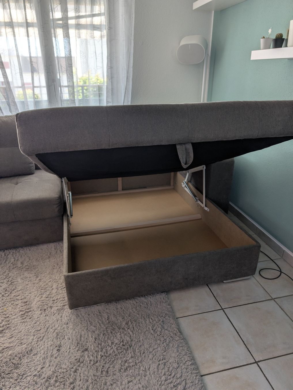 Divani: Grosses Sofa mit Bettfunktion & Stauraum. – Usato da Eschenbach SG venduto da mel_w5m7 2