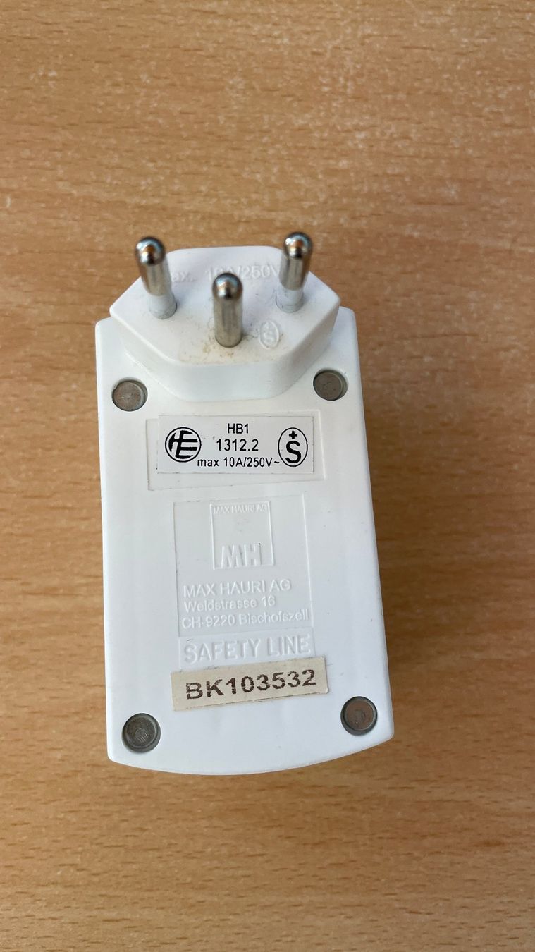 Alimentazione elettrica: Doppelstecker Steckdosenadapter Mehrfachstecker Typ 13 – Usato da Glattfelden venduto da cybermaxx 1