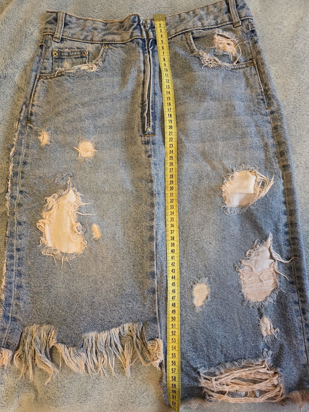 Zara Röcke: Zara Jeansrock, destroyed Look, Grösse 36 – Gebraucht aus St Gallen von vir_5kgt 5
