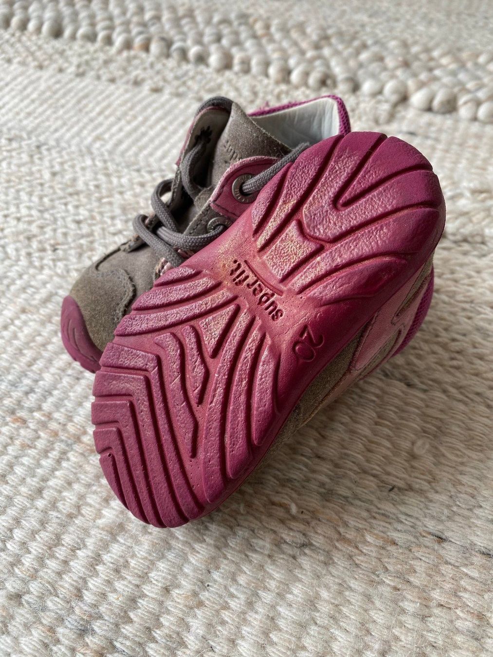 Scarpe per ragazzi: Kinderschuhe grösse 20 – Usato da Wil SG venduto da stonechat 1