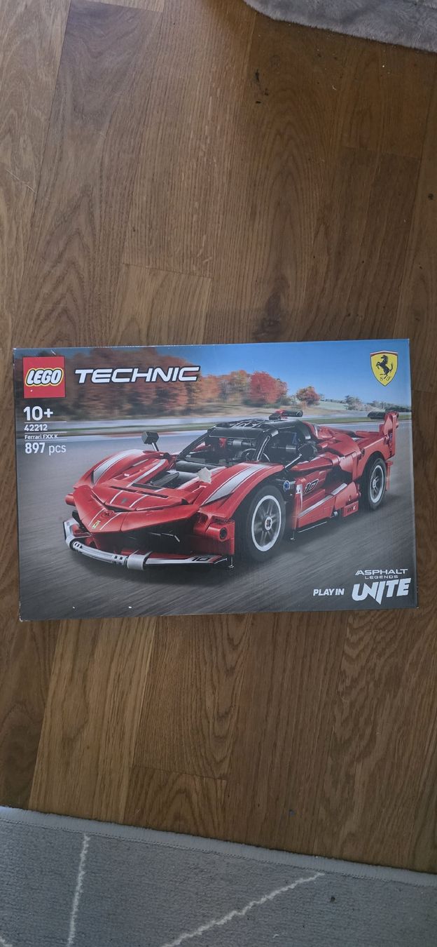Technics Kit di costruzioni: Lego Technic Ferrari Asphalt Legens – Nuovo e nell'imballaggio originale da Biberist venduto da Drgoeime85