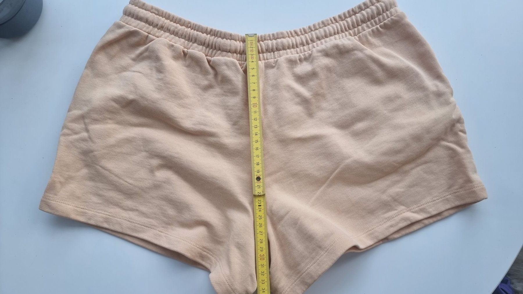 Hosen: Suspicious Antwerp Damen Shorts, Gr. M, hellorange – Gebraucht aus Basel von abalou98_secondhand 1