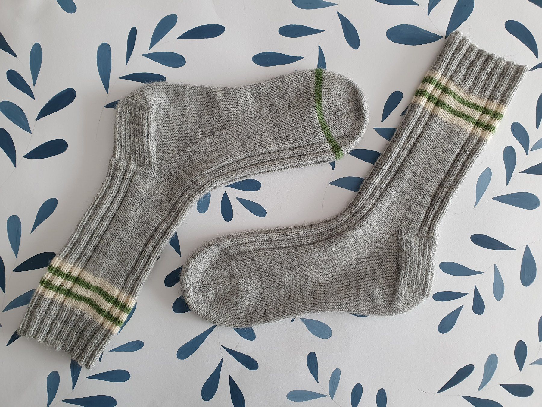 Calze: Handgestrickte Socken, Gr. 38, Wollsocken, Geschenk – Nuovo e nell'imballaggio originale da Neunkirch venduto da Sandramay 1