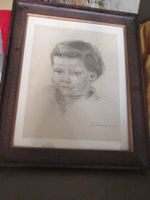 enfant au fusain encadré, avec signature