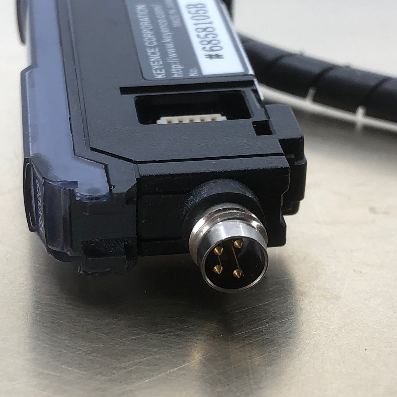 Componenti elettronici: Lichtleiter KEYENCE FS-V32CP & Keyence FU-11 – Usato da Laufenburg venduto da Sirluger 4