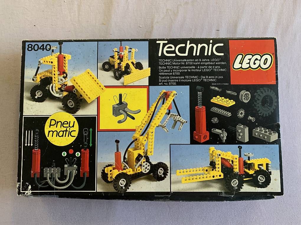 Lego Kit di costruzioni: Lego Technic Universalbaukasten 8040 mit Originalverpackung – Usato da Willerzell venduto da Eluchs