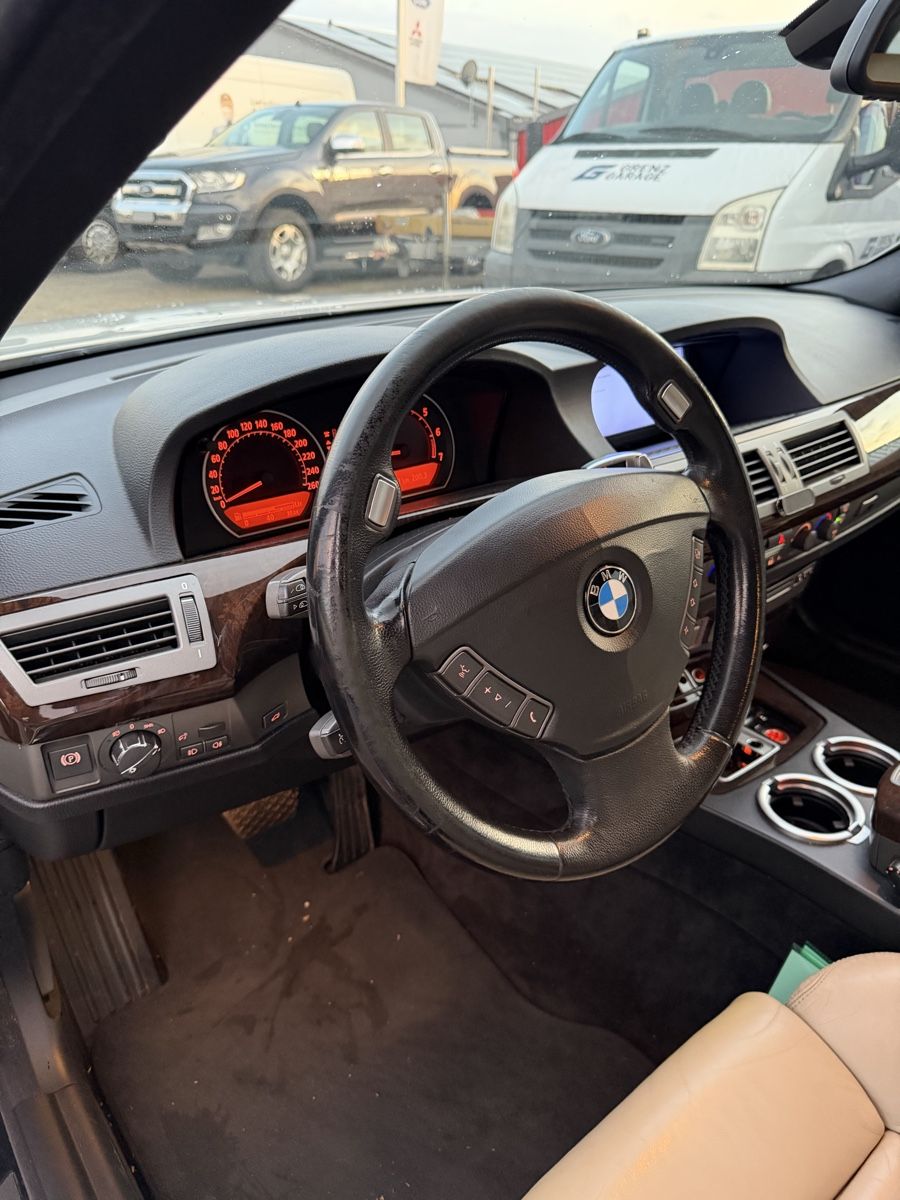 BMW Automobili: BMW 735i E65 - Einzigartig – Usato da Bronschhofen venduto da SezoCarsector 3