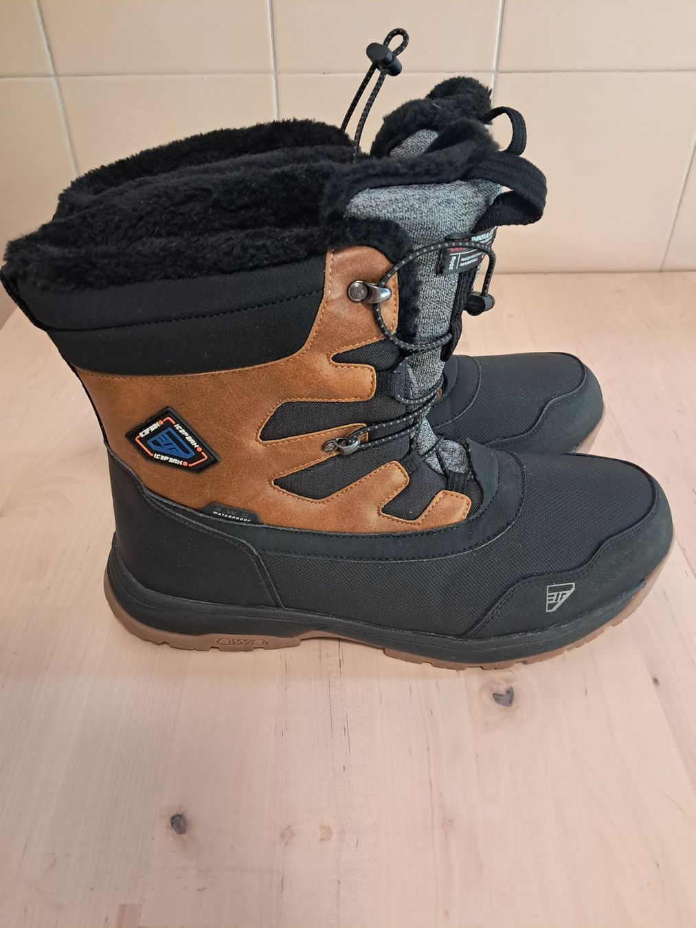 Scarpe da uomo: Scarponi invernali Icepeak - mai usati – Usato da Balerna venduto da enr_nl9q 1