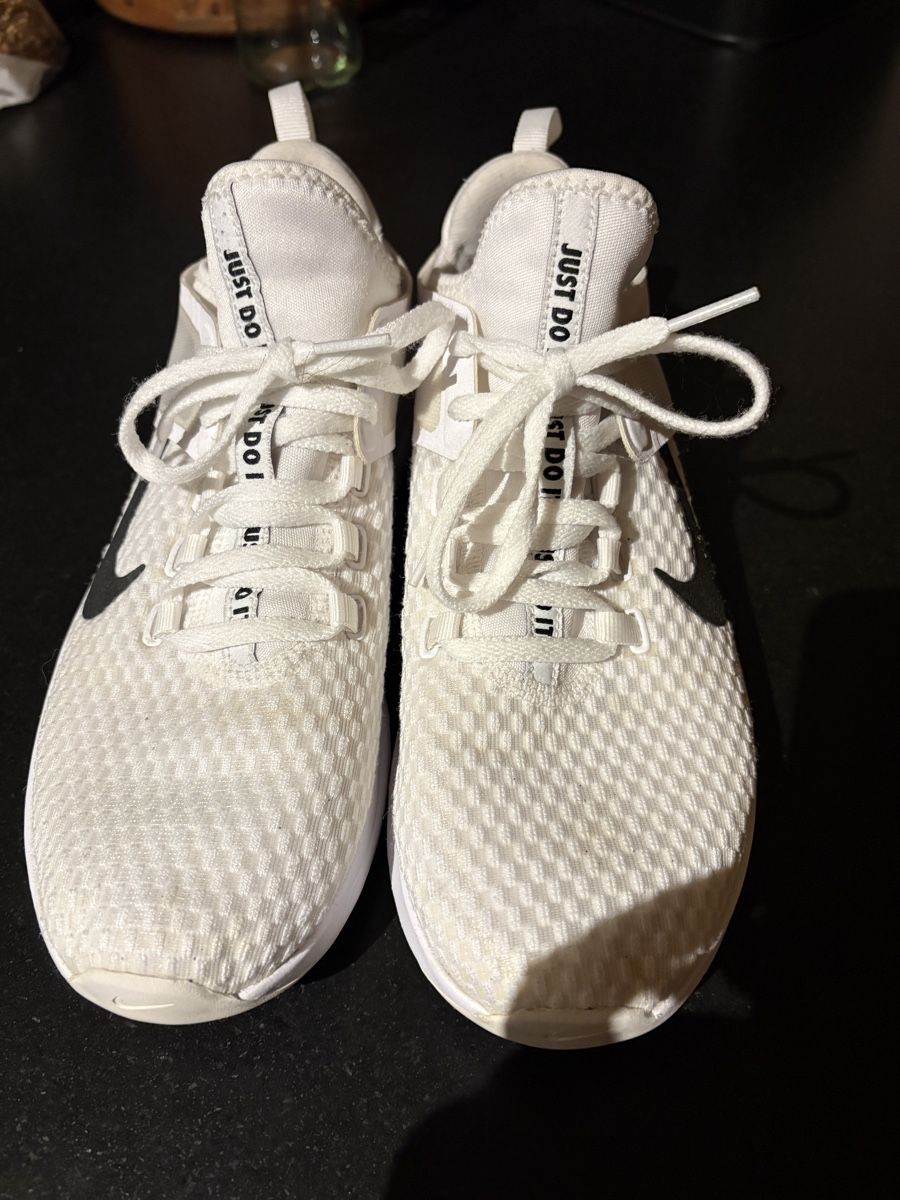 Nike Damenschuhe: Nike Damenschuhe – Gebraucht aus Linden von martina_iwana 1