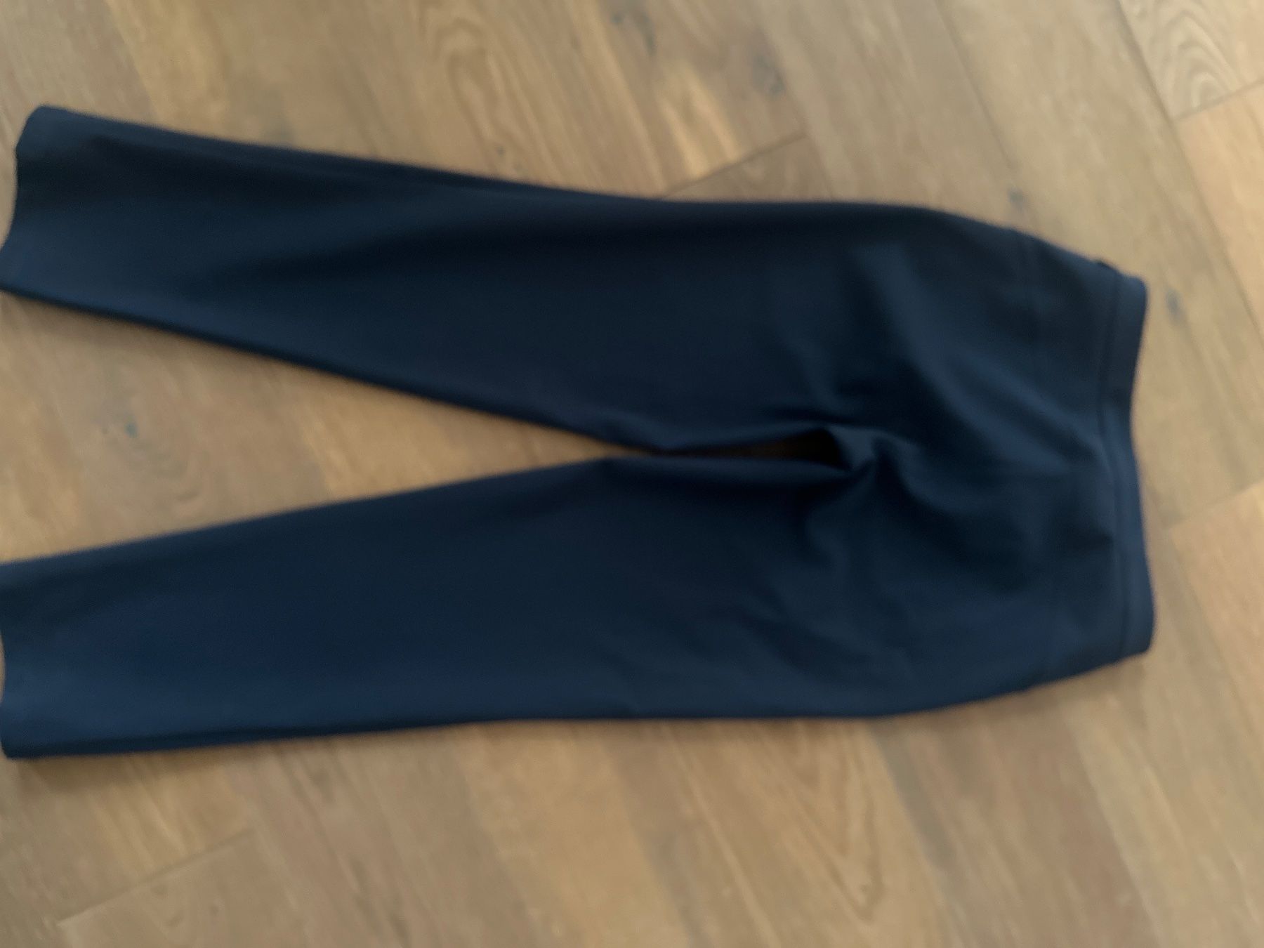 Lululemon Pantaloni: Lululemon City Hose, dunkelblau – Nuovo (secondo la descrizione) da Liestal venduto da ell_6xc7 6