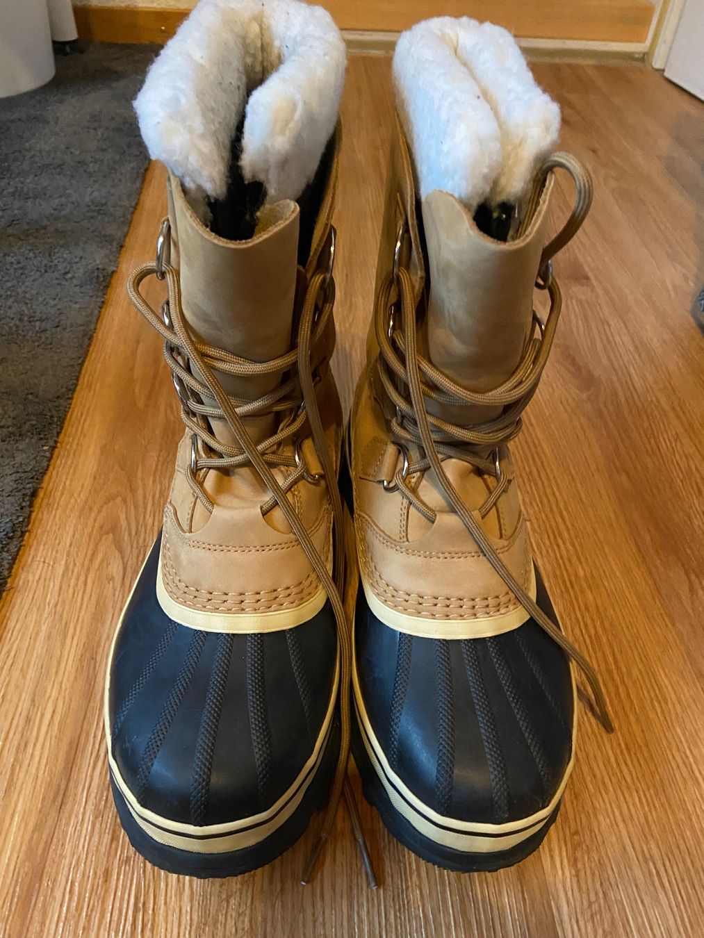 Sorel Chaussures femmes: SOREL Caribou Boots Gr. 40 – D'occasion à Wollerau par Cynne23