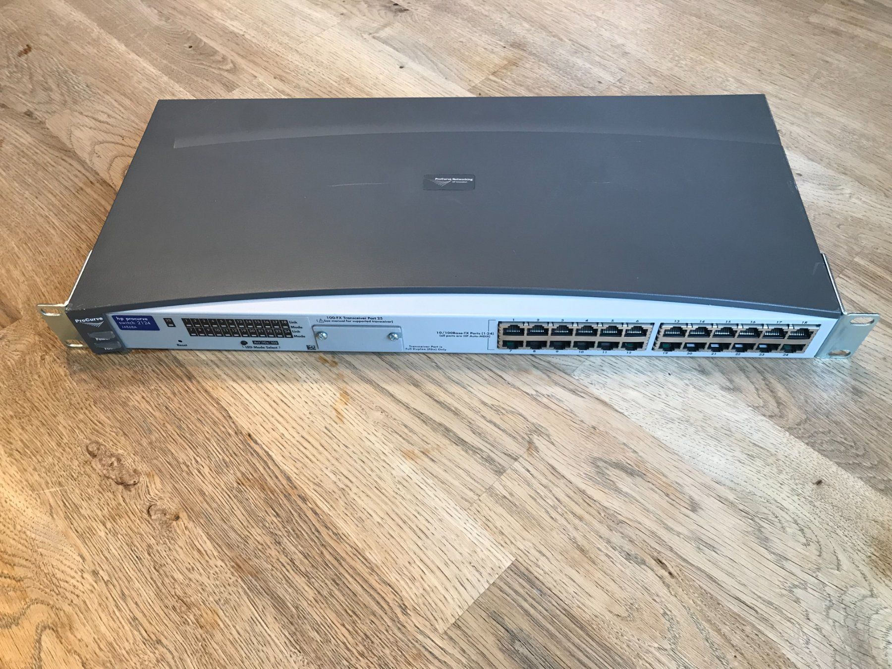 Hewlett Packard PC: HP Procurve Switch 2124 J4868A – Usato da Näfels venduto da Madresue