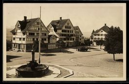 AK Gais, Platz mit Dorfbrunnen