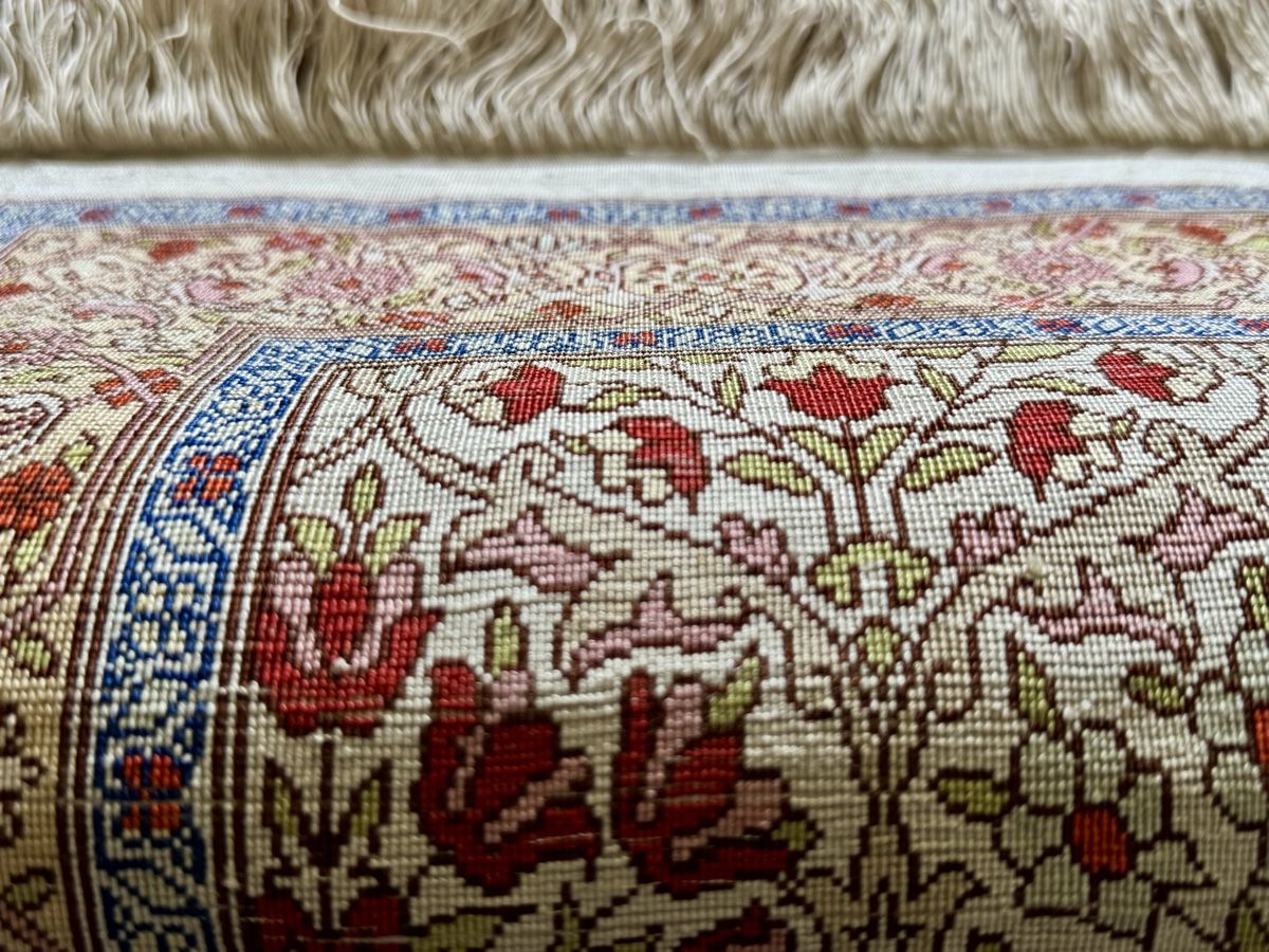 Teppiche: Hereke-Orientteppich, Seide, Top-Zustand – Gebraucht aus Romanshorn von Resddi 2