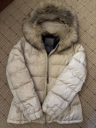 PRADA beige down jacket with fur hood - size IT 42 (CH 38/M)