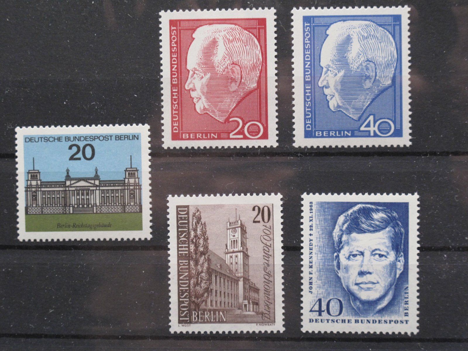Tutti i francobolli: Berlin 1964 Schöneberg / J.F.Kennedy  ** – Usato da Wil SG venduto da fva01