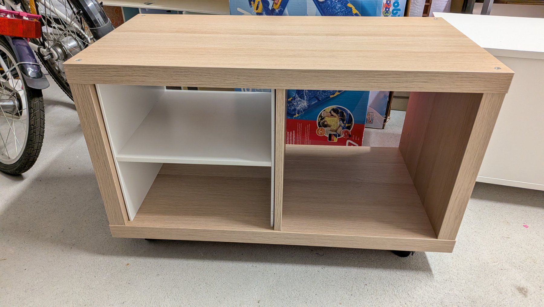 Ikea Altro per stoccaggio & trasporto: IKEA KALLAX Regal mit Rollen – Usato da Zollikerberg venduto da rac_x6sq 2