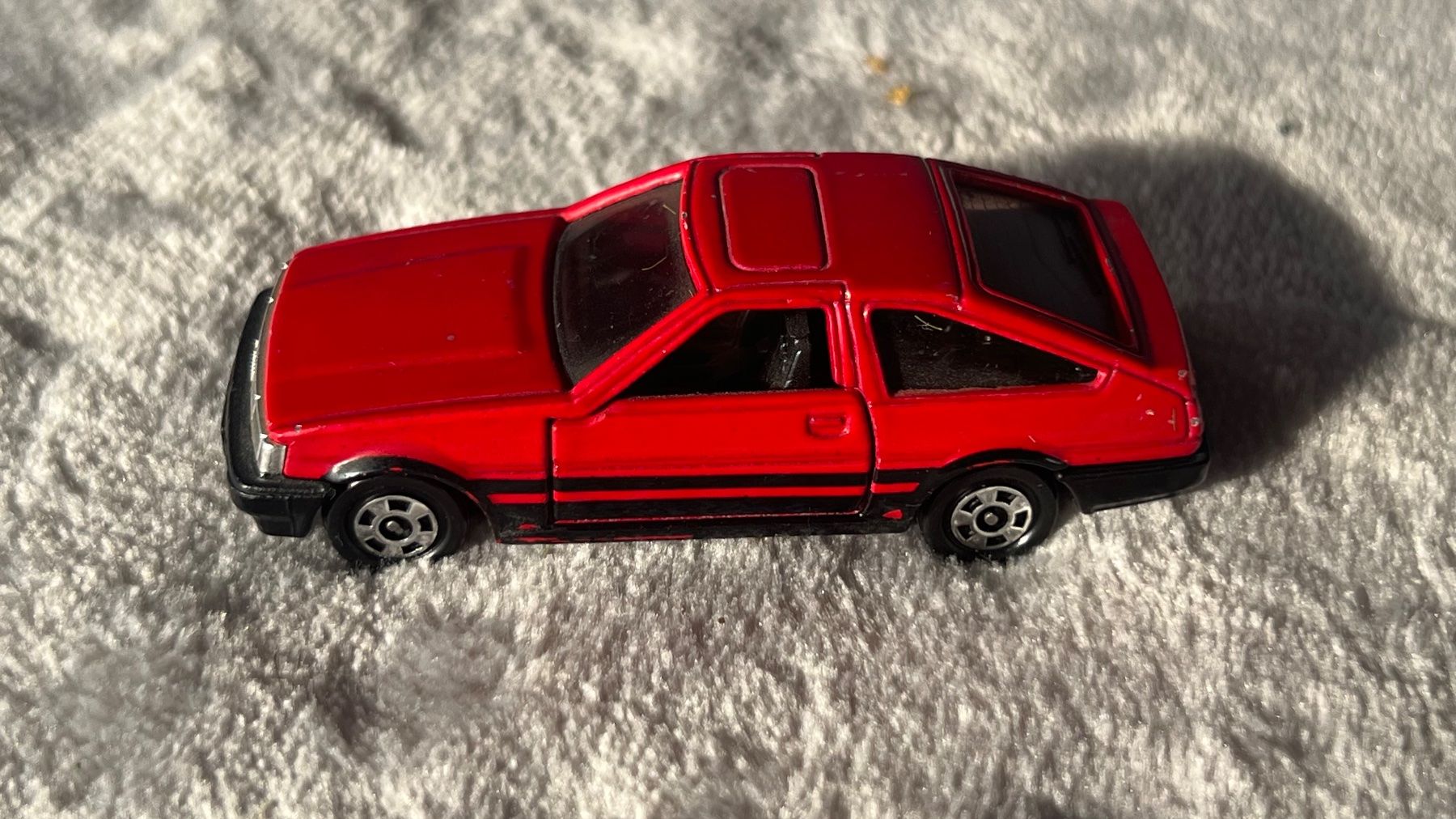 Toyota Modellini d'auto: Modellauto Toyota Corolla Levin/rot – Usato da Schübelbach venduto da Dolly990_2