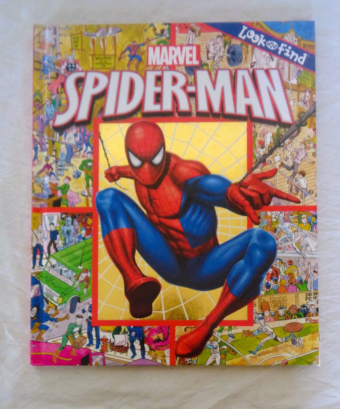Libri: Marvel Spider Man / Wimmelbuch englisch / Look and Find – Usato da Bellach venduto da JingleJerry