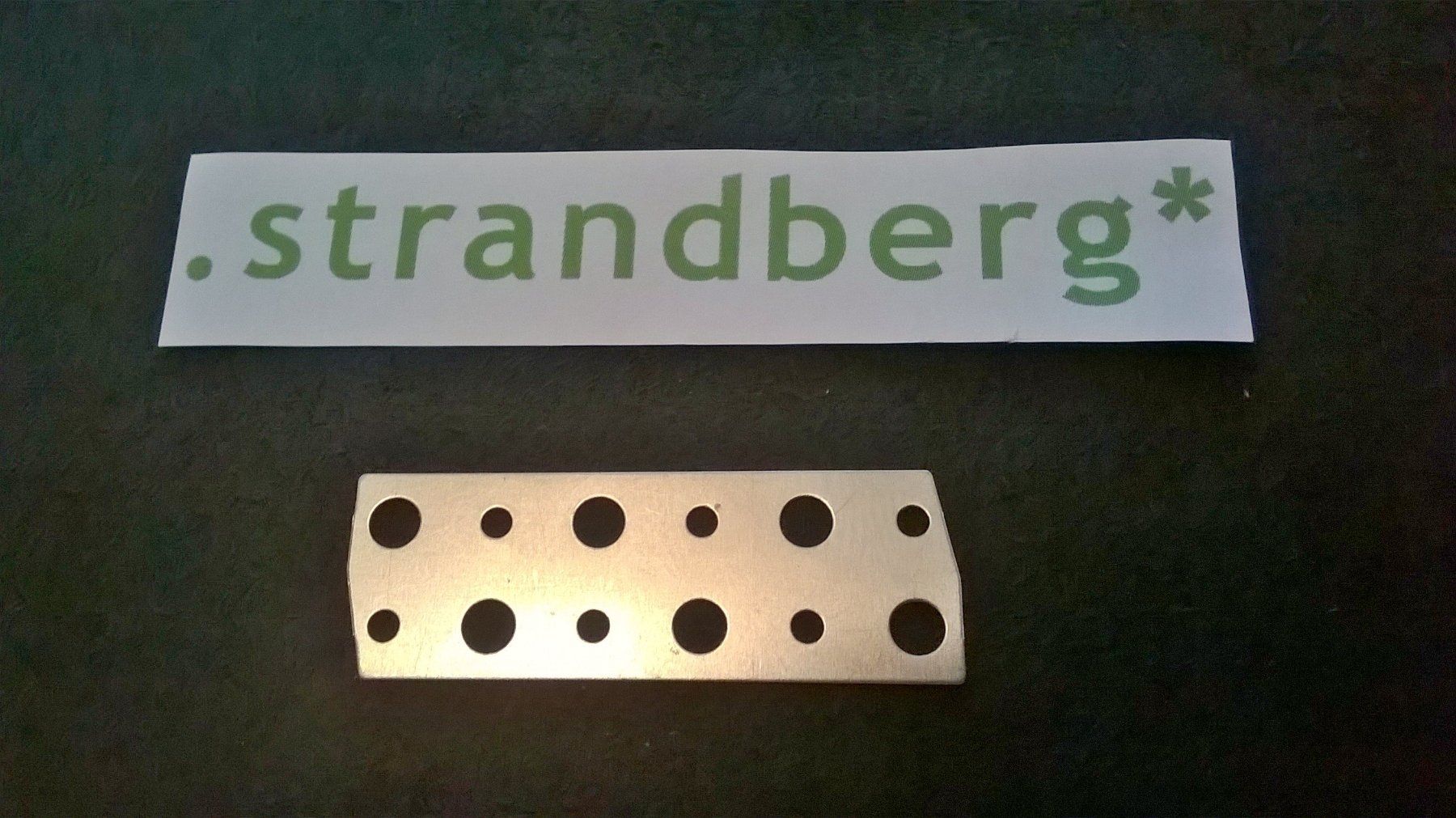 Strandberg Strumenti musicali: Strandberg* Guitar String-Lock Baseplate – Nuovo (secondo la descrizione) da St. Gallen venduto da rei_6tcr