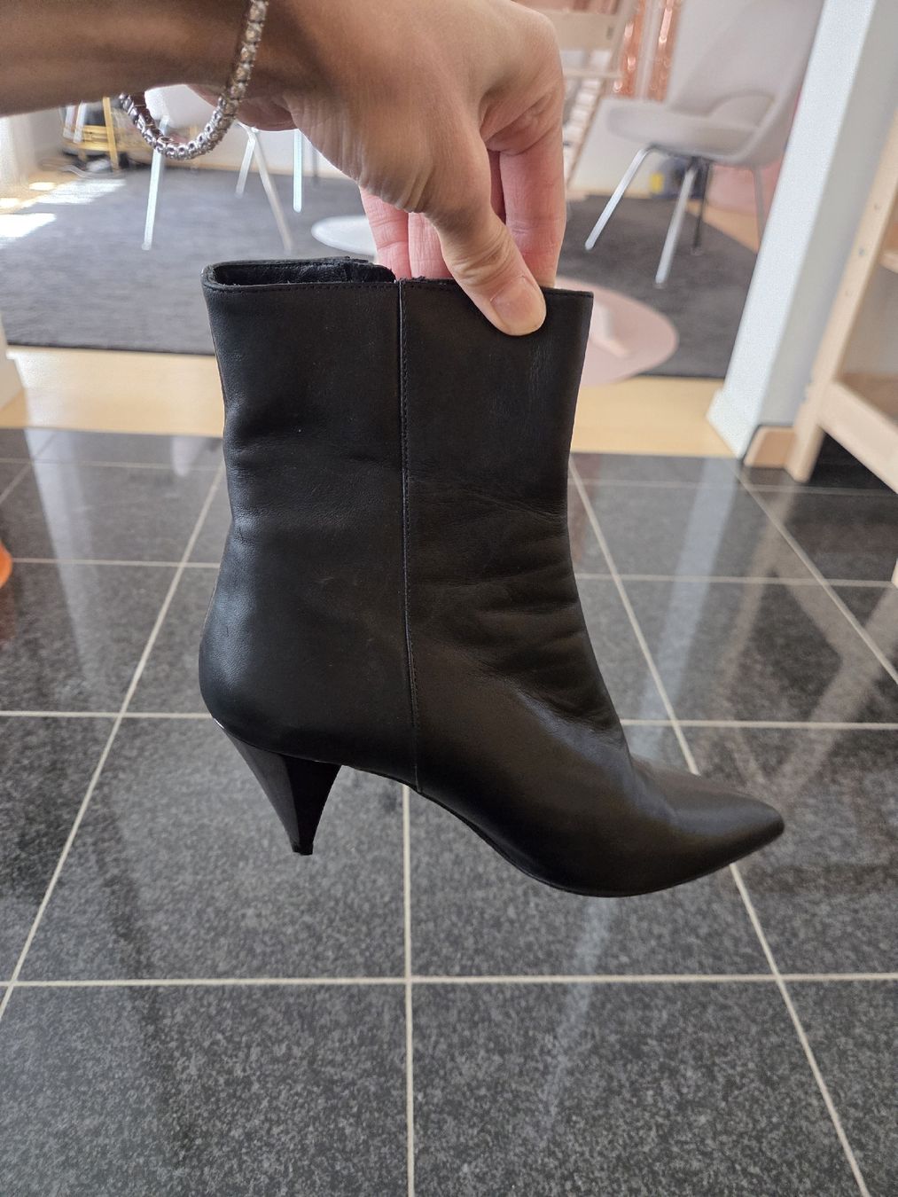 Scarpe da donna: Lederschuhe einmal getragen – Usato da Zürich venduto da lejale01