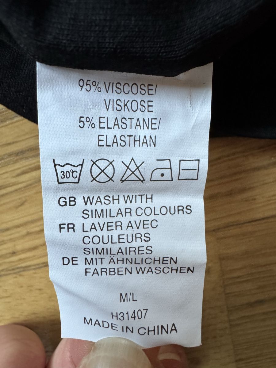 Robes: Schwarzes Paillettenkleid, strech – Neuf (Voir description) à Nesslau par laurazimtstern 5