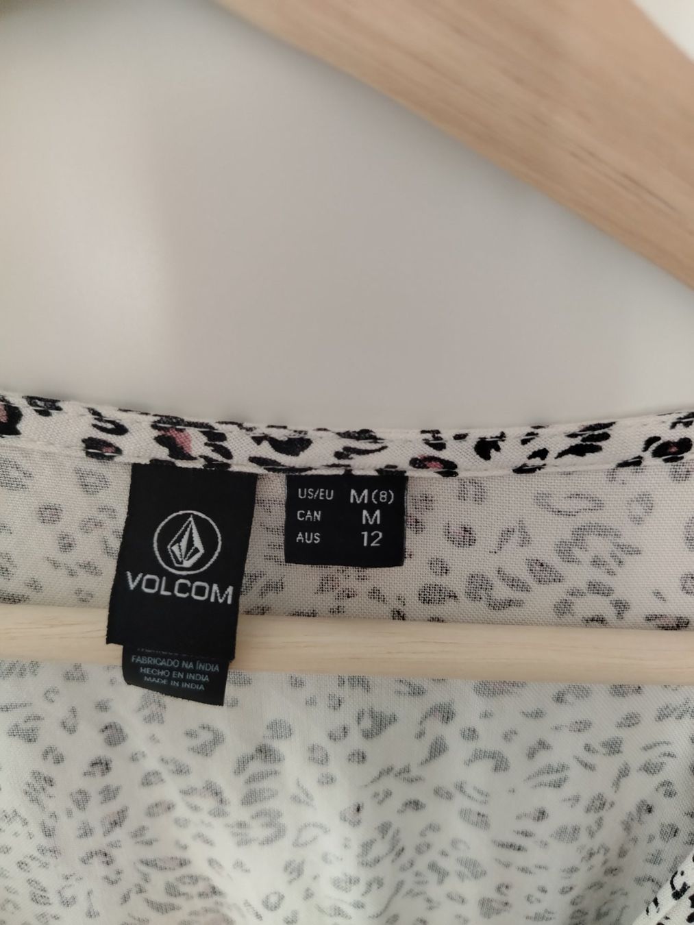 Vestiti: Minikleid Volcom mit Leoprint – Usato da Schönenbuch venduto da sop_n7zd 3