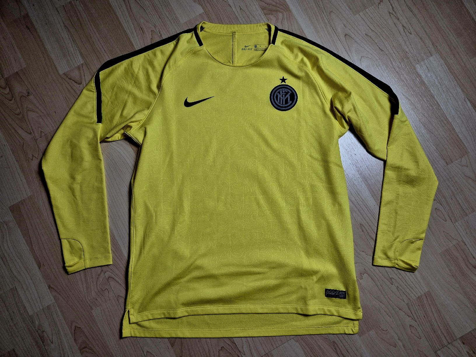 Nike Canottiere & Pantaloni: Nike 19/20 Inter Mailand Trainingsshirt Grösse L – Nuovo (secondo la descrizione) da St. Gallen venduto da CaliSunshine