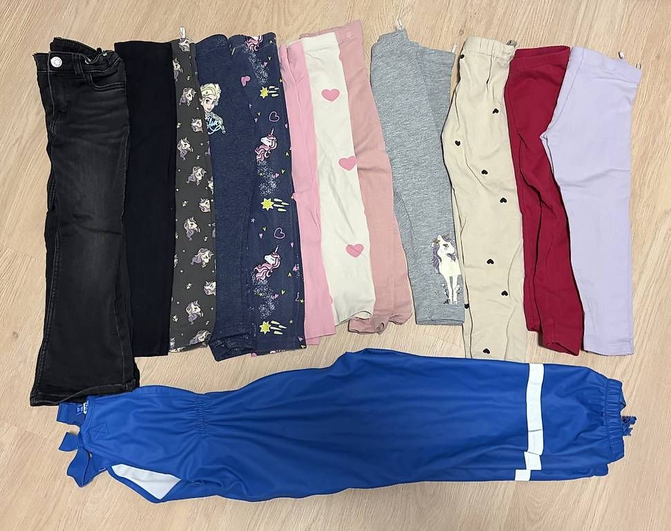 Lotti & Set di vestiti: Kleiderpaket Mädchen - Gr. 104 – Usato da Möriken AG venduto da tatitata 2