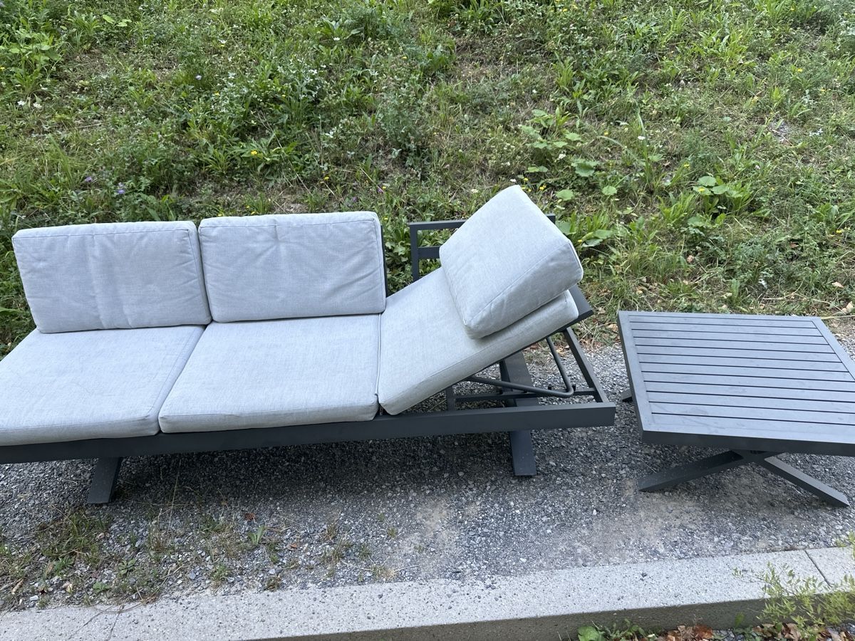 Sofas: MOOD Lounge-Sofa und Tisch MONPELLIER – D'occasion à Zürich par gae_s5bc 1