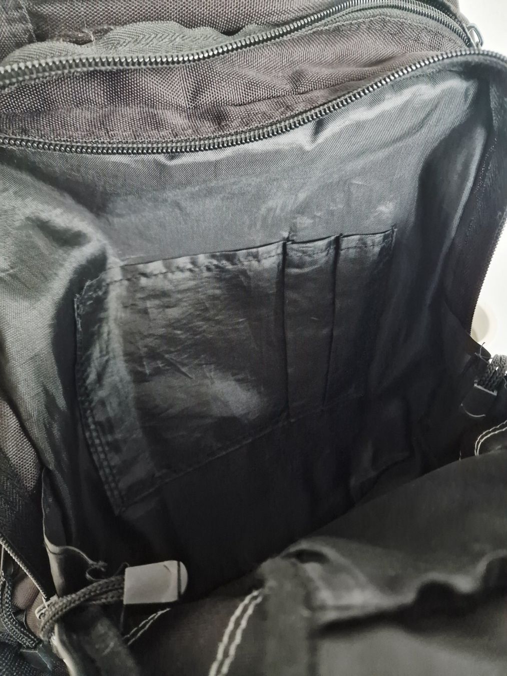 Zaini: Outdoor Rucksack Schwarz mit div. Fächern und Regenschuchtz – Usato da Hallau venduto da CHACLA 7
