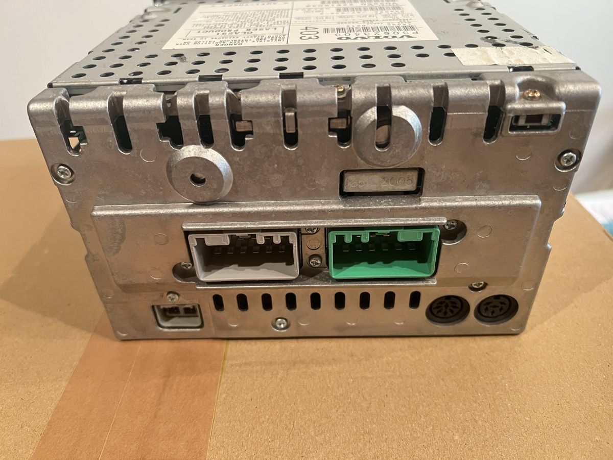 Radio: Original Volvo Radio HU-655 – Usato da Halden venduto da Satellite 4