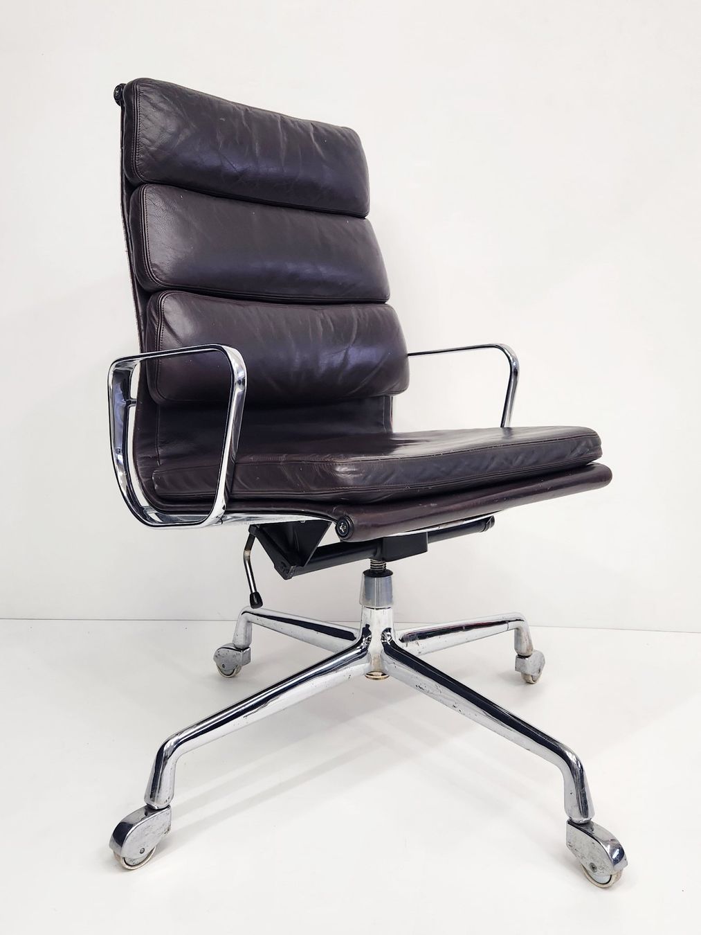 Herman Miller Sedie: Designklassiker Herman Miller Eames Soft Pad EA219 – Usato da Bad Zurzach venduto da QLASSIQ 3