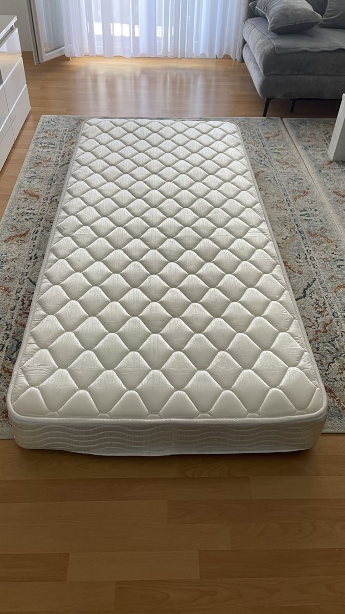 Matratzen: Matratze 80x200cm fast neuwertig – Gebraucht aus Rickenbach b. Wil von Fatbardhar