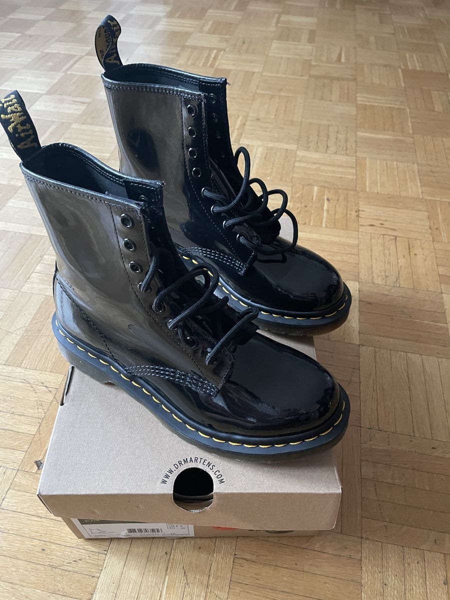 Dr. Martens Scarpe da donna: Dr. Martens vernies neuves, 39 – Nuovo e nell'imballaggio originale da Lausanne venduto da ali_6gwv 1