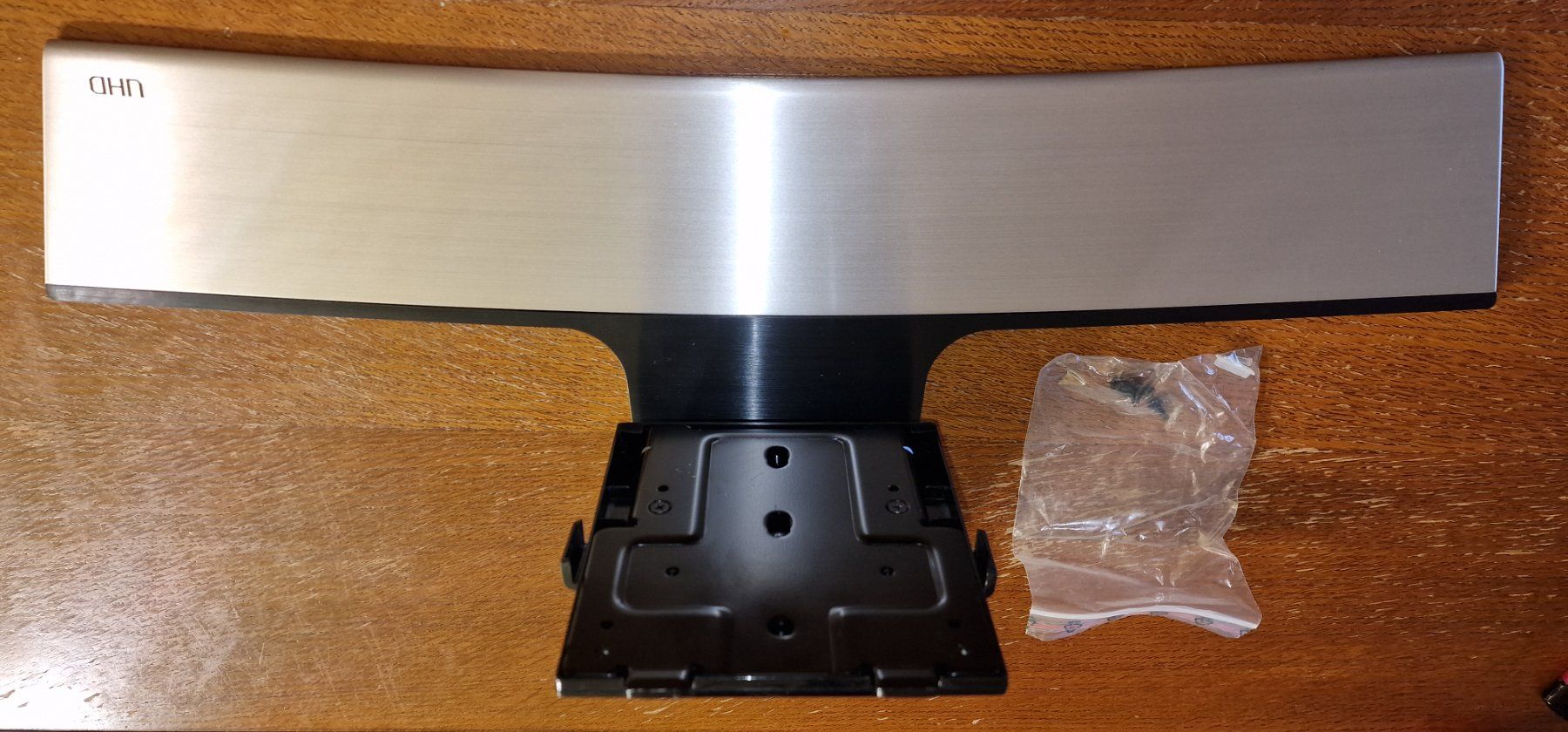 Samsung Supporti a parete: Samsung BN96-31663B Stand – Usato da Pfungen venduto da Fastback66 2